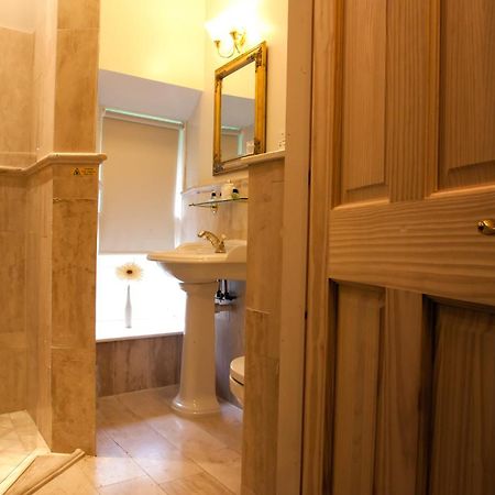 Glenmoriston Arms Hotel انفرموريستون المظهر الخارجي الصورة